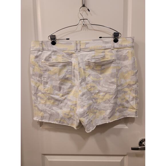Democracy Camoflauge Print Cargo Shorts in Lemon Gray - Picture 3 of 7